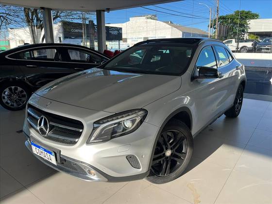 MERCEDES-BENZ GLA 200 1.6 CGI ENDURO 16V TURBO FLEX 4P AUTOMÁTICO MERCEDES-BENZ GLA 200 1.6 CGI ENDURO 16V TURBO FLEX 4P AUTOMÁTICO